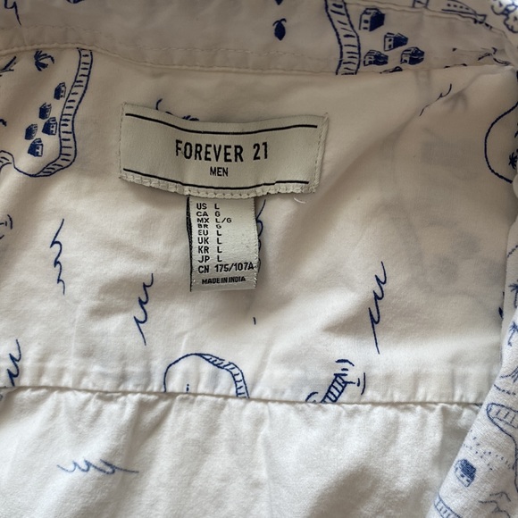 Forever 21 Short sleeve button up - Picture 3 of 4